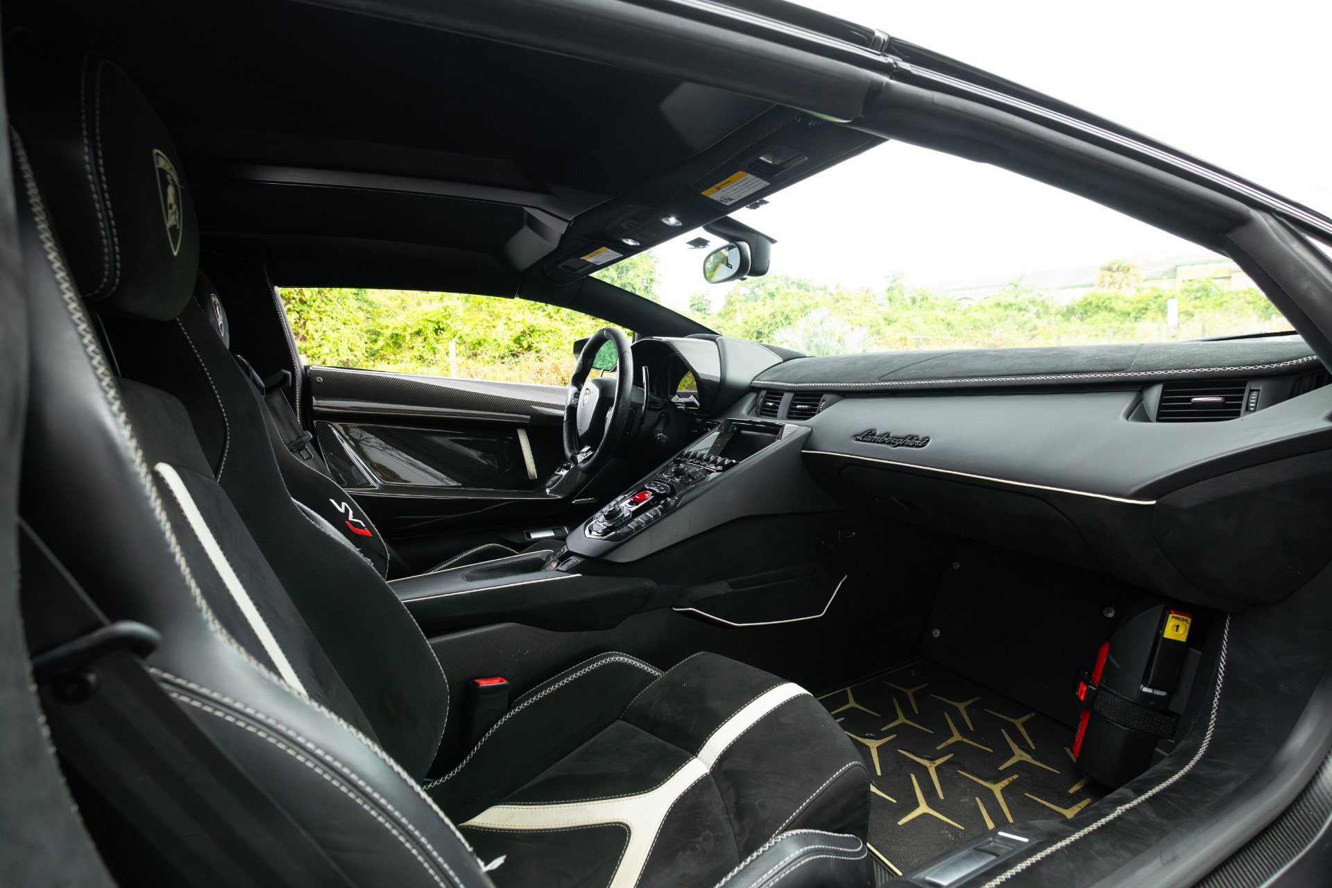 Used 2021 Lamborghini Aventador SVJ AWD/4WD image 78