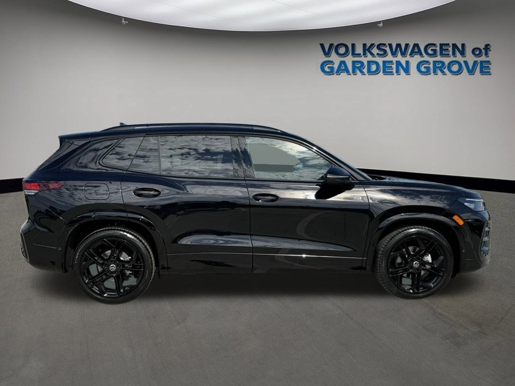 New 2026 Volkswagen Tiguan SE R-Line image 8