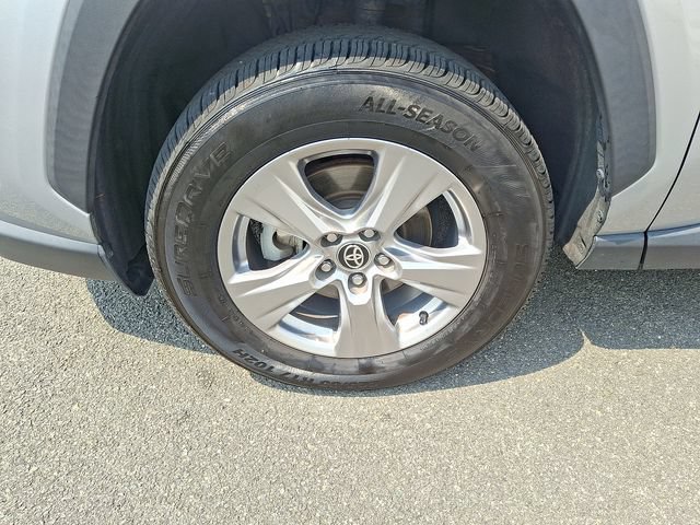Used 2024 Toyota RAV4 XLE AWD/4WD image 8