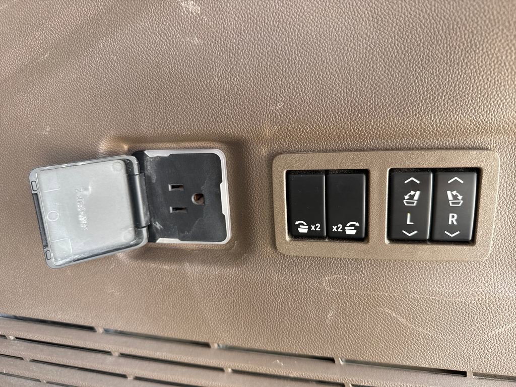 Certified 2023 GMC Yukon XL Denali AWD/4WD image 39