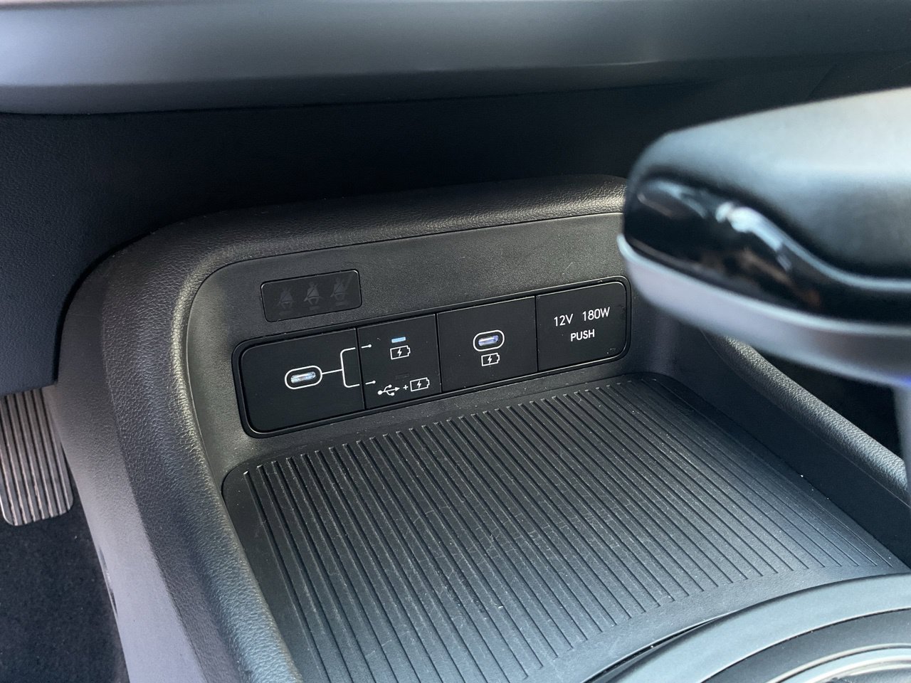 Used 2025 Hyundai Kona SEL FWD image 27