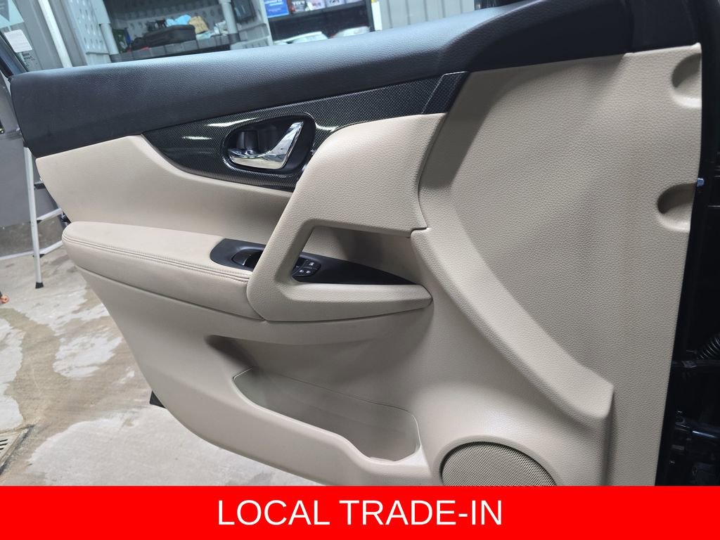 Used 2015 Nissan Rogue SL w/ SL Premium Package image 25