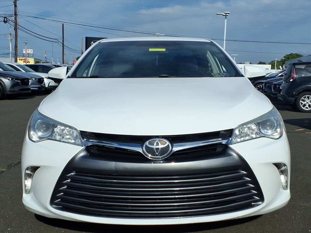 Used 2015 Toyota Camry LE image 9