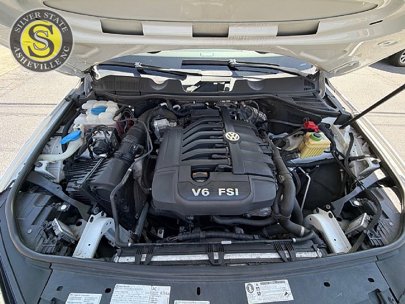 Used 2013 Volkswagen Touareg Executive image 28