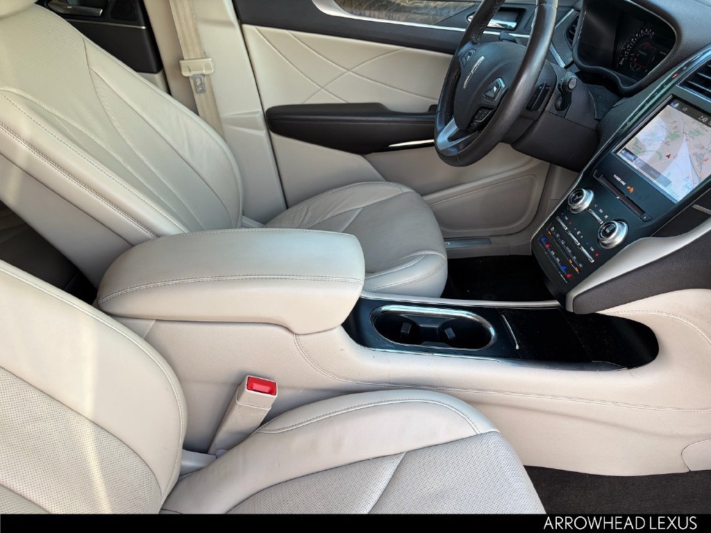 Used 2019 Lincoln MKC Reserve w/ MKC Technology Package FWD image 11
