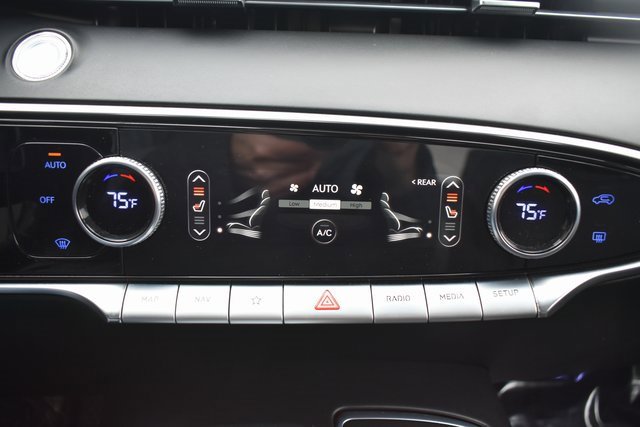 Used 2022 Genesis GV70 2.5T w/ Select Package image 32