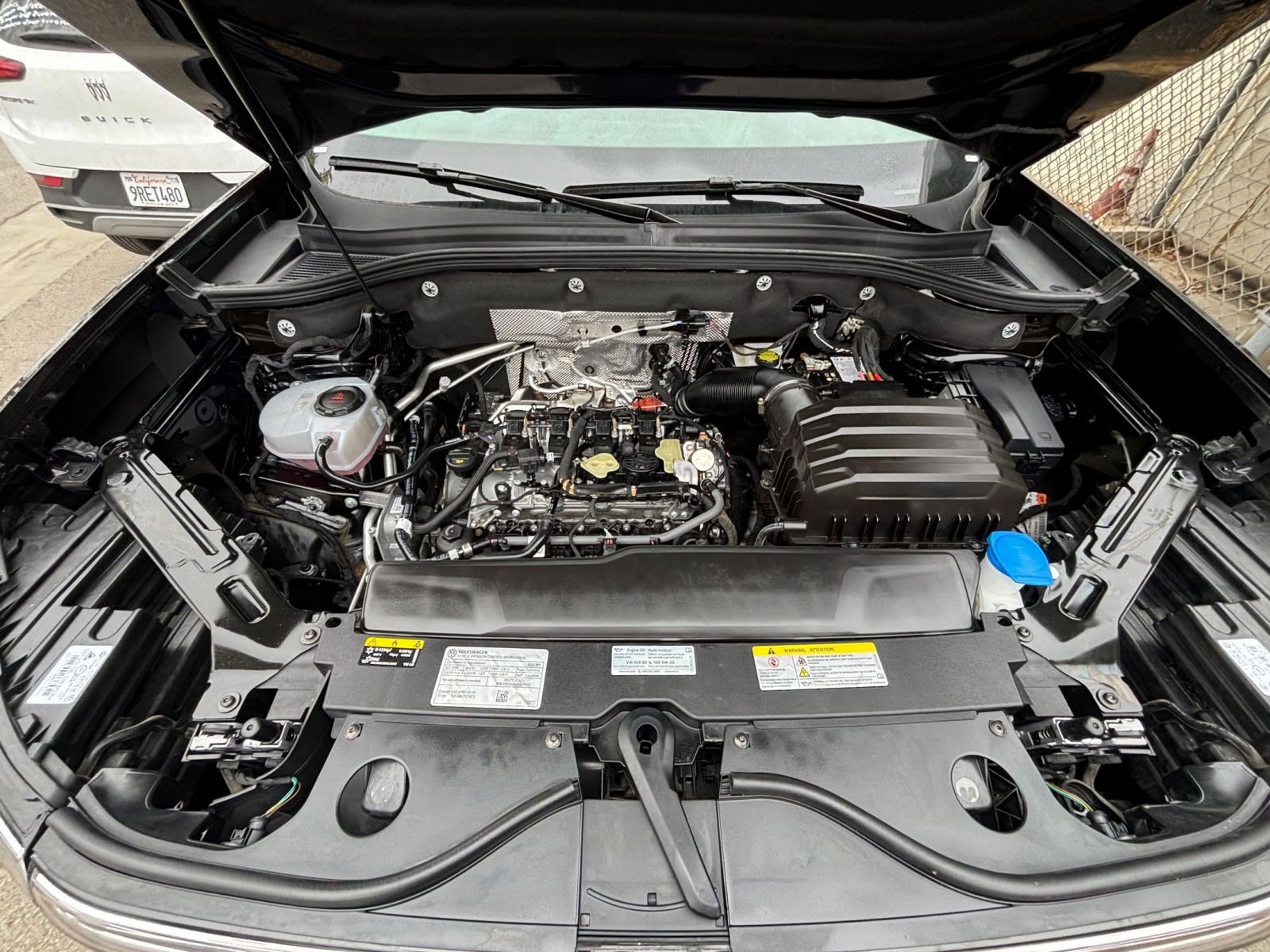 Used 2025 Volkswagen Atlas Cross Sport SE image 32