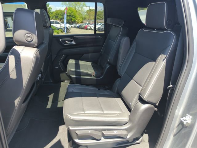 Used 2024 GMC Yukon XL SLT w/ SLT Luxury Package AWD/4WD image 28