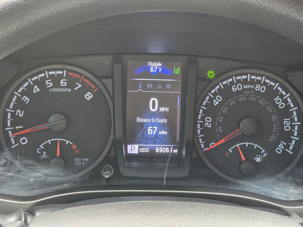 Used 2021 Toyota Tacoma SR AWD/4WD image 31