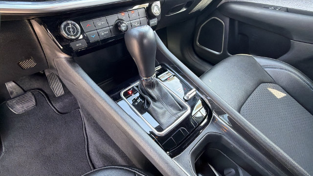 Used 2025 Jeep Compass Latitude AWD/4WD image 24