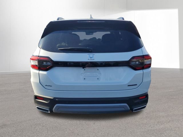 New 2025 Honda Pilot Touring image 15
