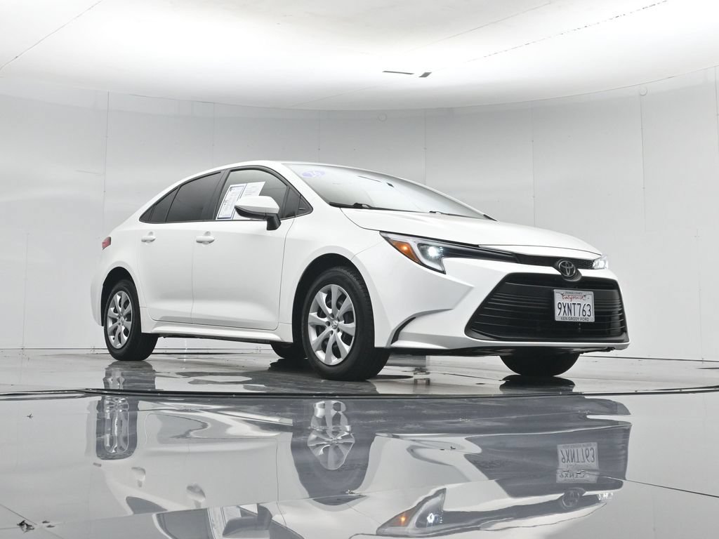 Used 2026 Toyota Corolla LE w/ Carpet Mat Package (TMS) FWD image 45