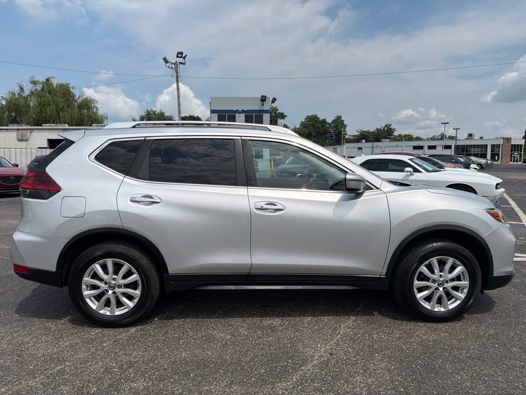 Used 2018 Nissan Rogue SV FWD image 8