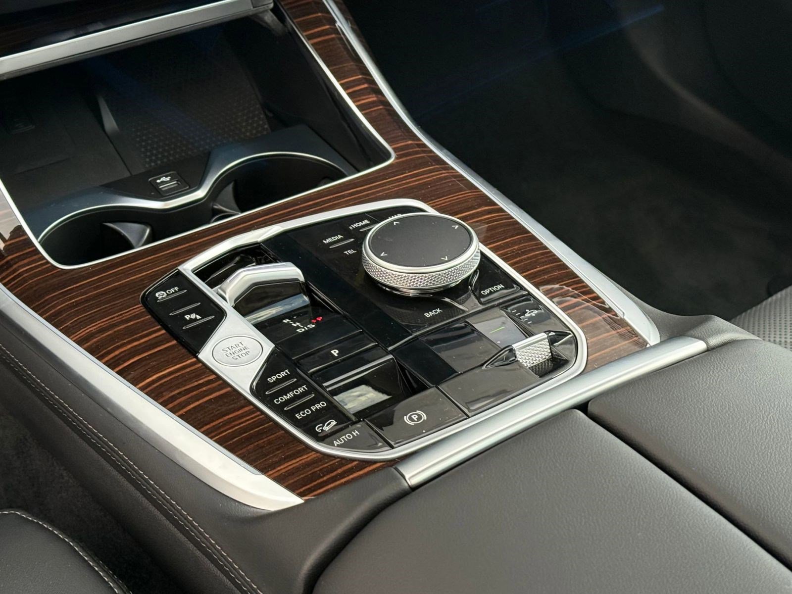 Used 2026 BMW X7 xDrive40i w/ Premium Package image 25