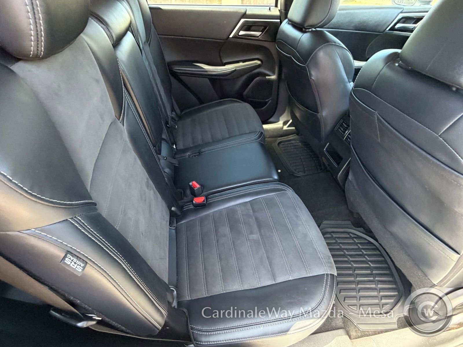 Used 2024 Mitsubishi Outlander SE image 13