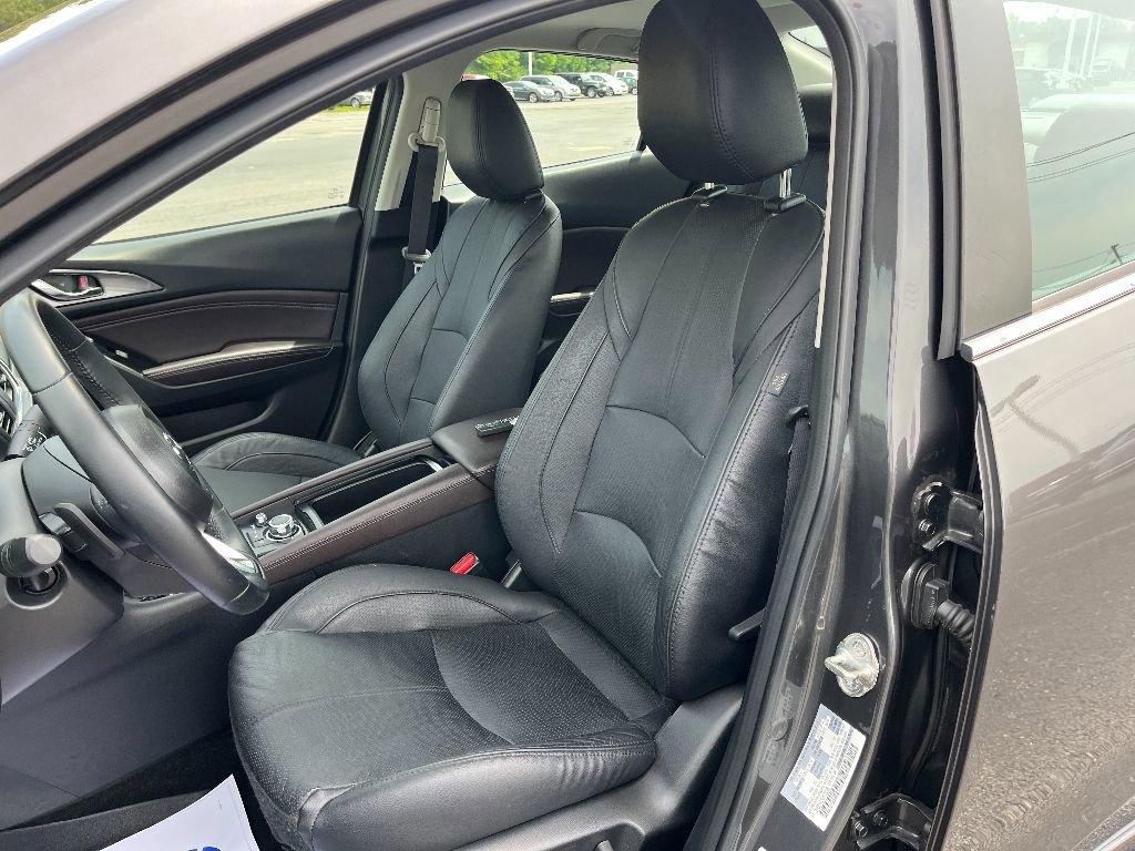 Used 2018 MAZDA MAZDA3 Grand Touring w/ Premium Equipment Package image 28
