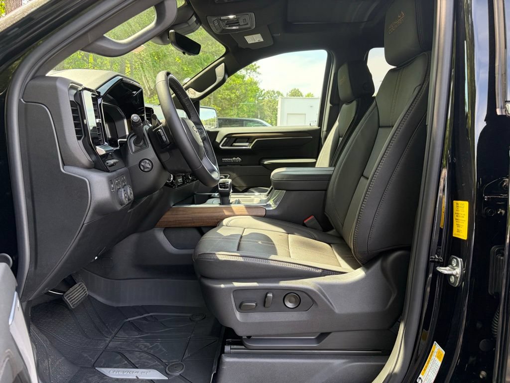 New 2026 Chevrolet Silverado 1500 High Country AWD/4WD image 13
