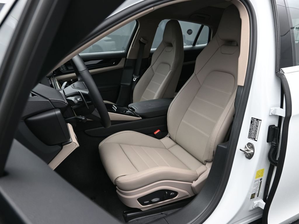 New 2026 Porsche Panamera RWD image 5