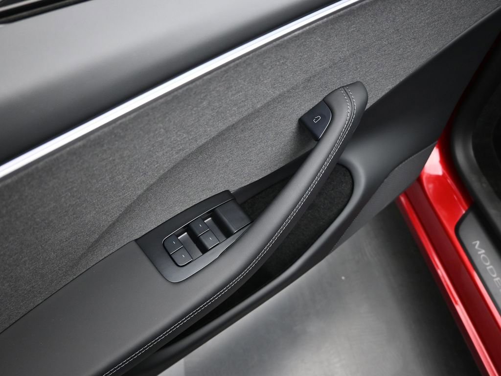 Used 2025 Tesla Model 3 Long Range image 9