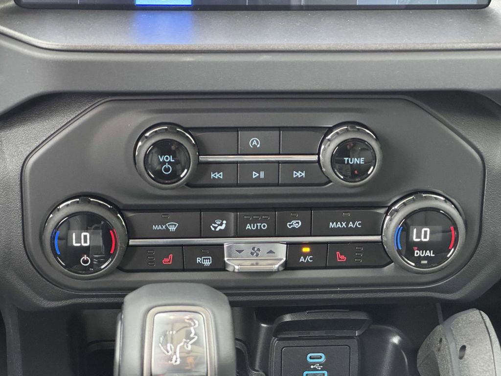 New 2025 Ford Bronco Big Bend w/ Black Diamond Package image 5