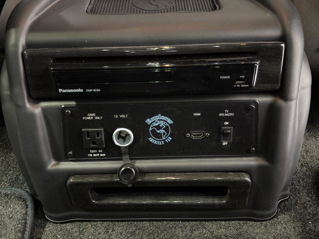 New 2025 Chevrolet Express 2500 image 45