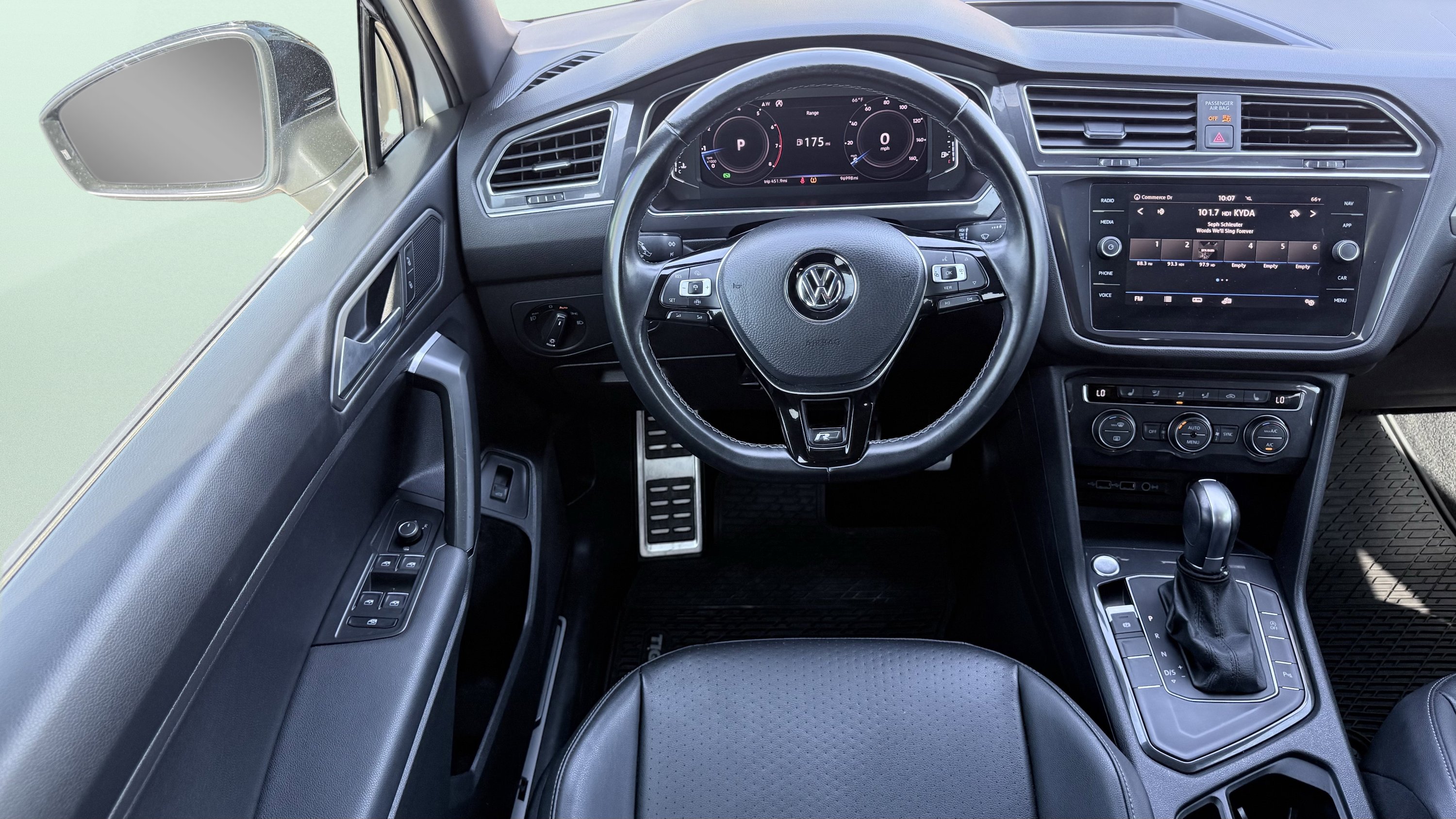 Used 2019 Volkswagen Tiguan SEL R-Line FWD image 34