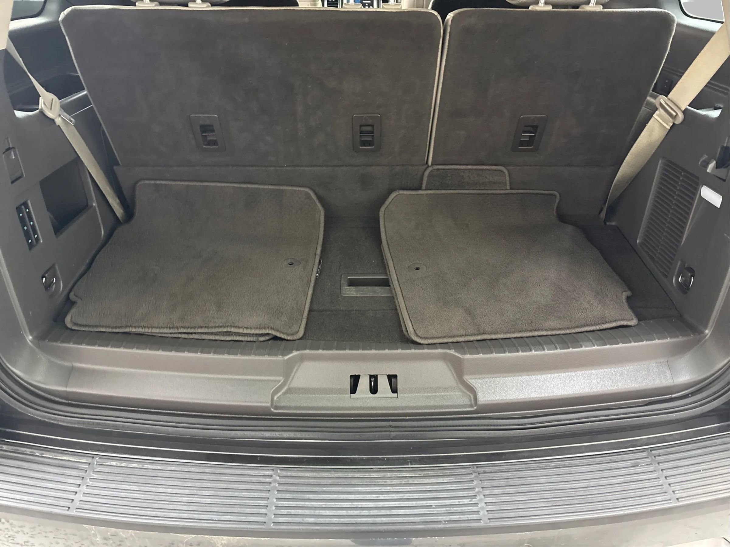 Used 2019 Ford Expedition Limited w/ Equipment Group 301A image 16