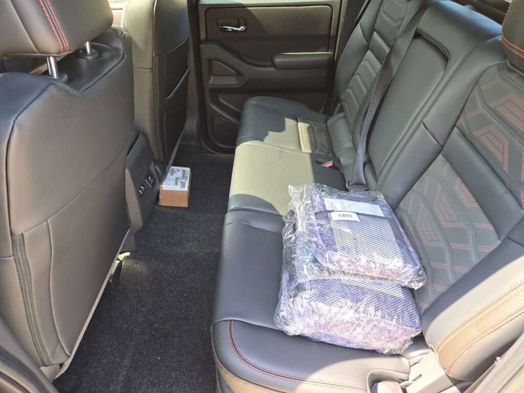 New 2025 Nissan Frontier PRO-4X w/ Pro Premium Package image 16