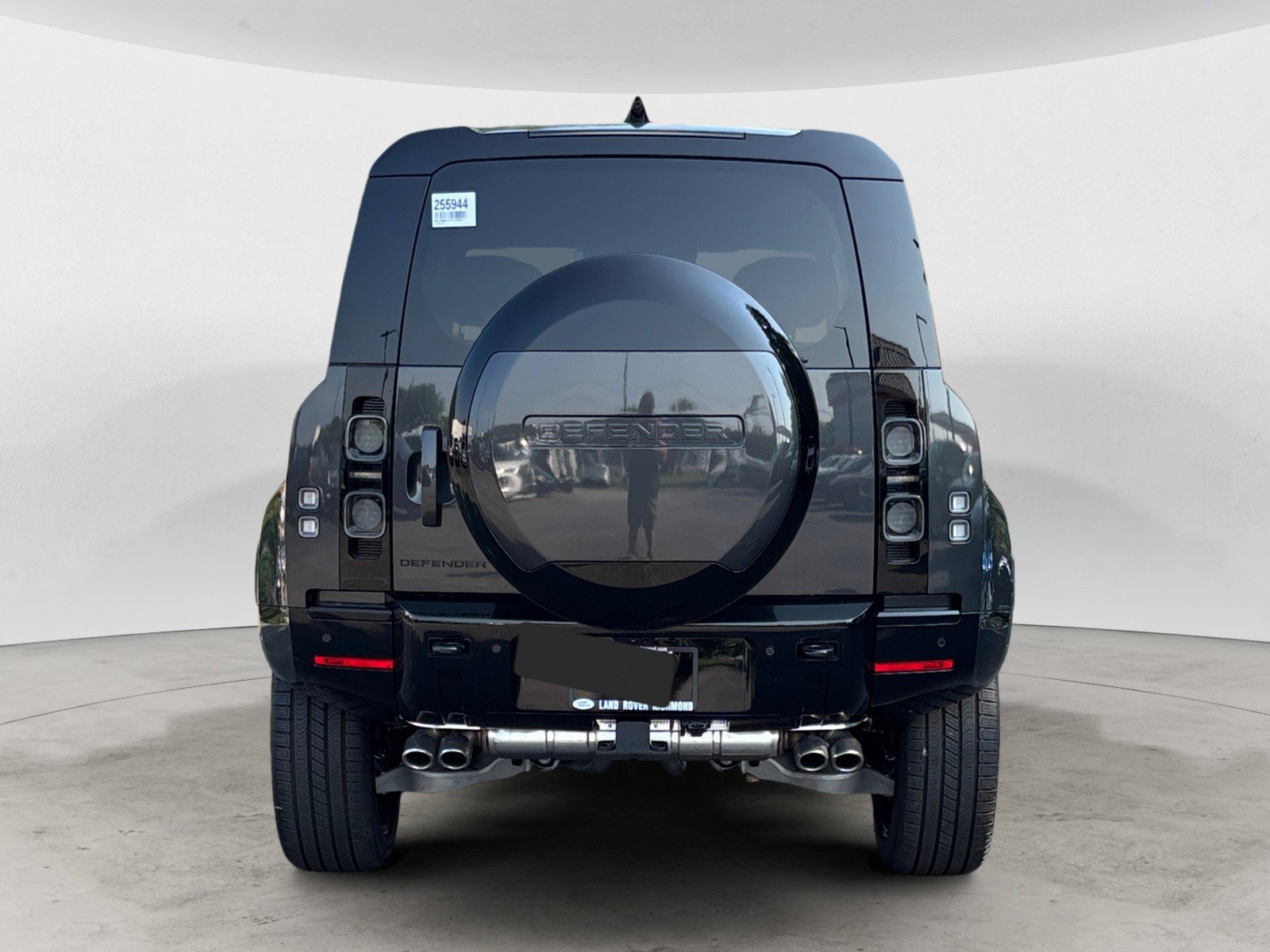 New 2025 Land Rover Defender 110 V8 image 5