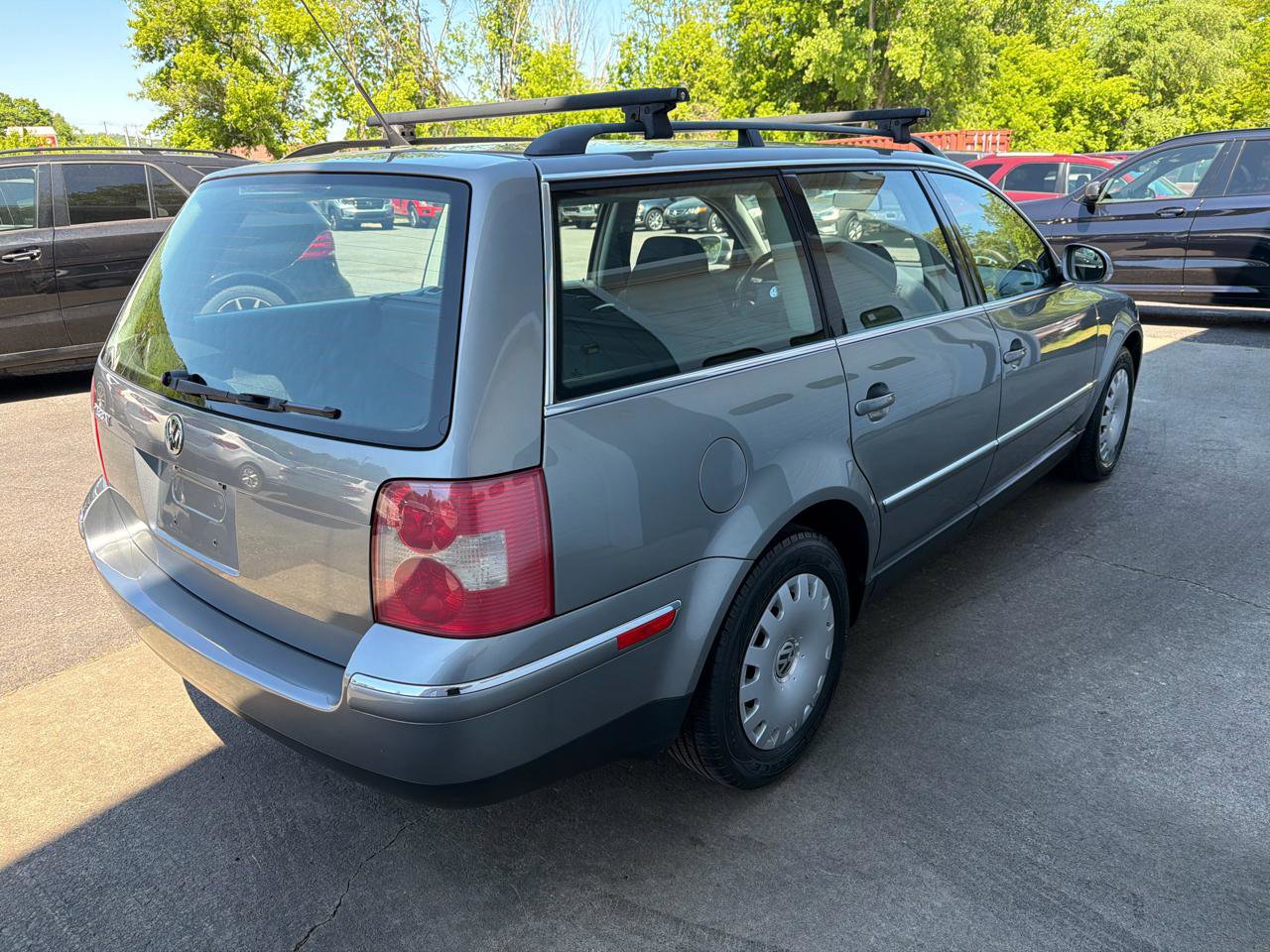 Used 2004 Volkswagen Passat GL FWD image 4