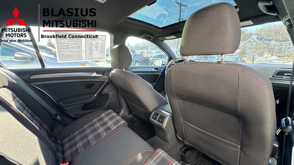 Used 2018 Volkswagen GTI SE image 24