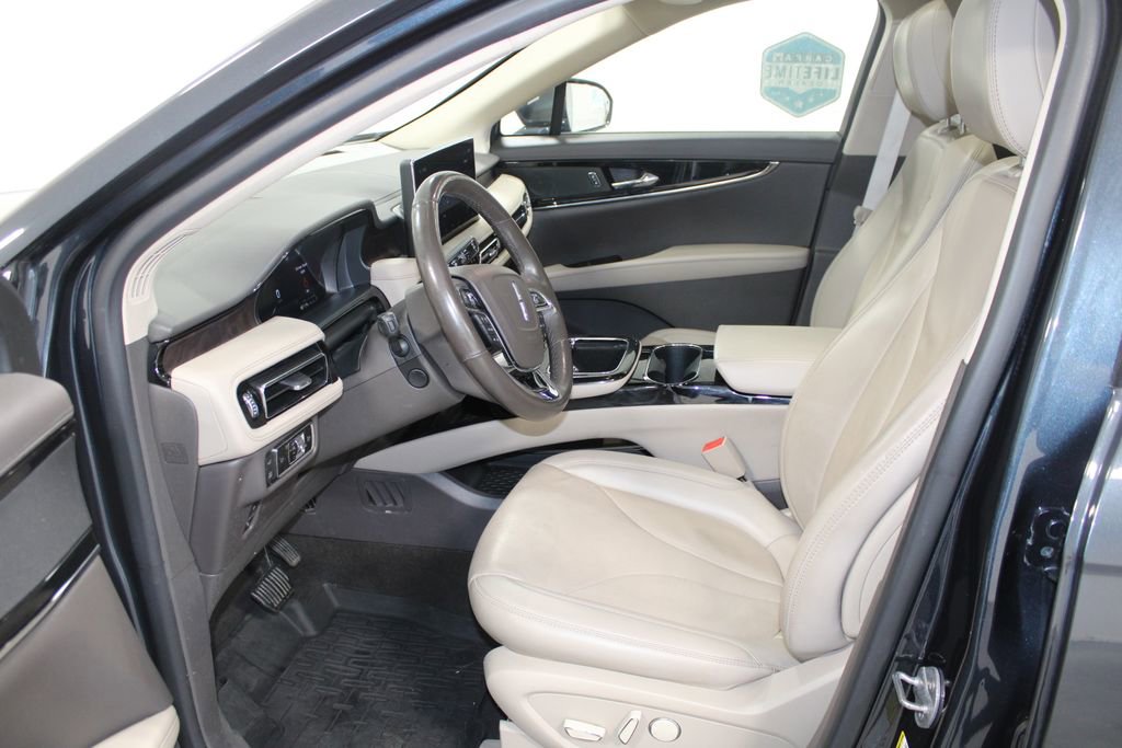 Used 2023 Lincoln Nautilus Reserve image 22