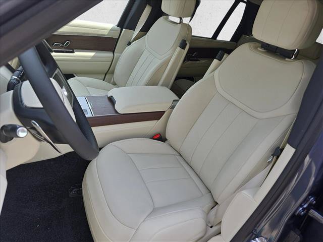 New 2026 Land Rover Range Rover Long Wheelbase SE AWD/4WD image 16