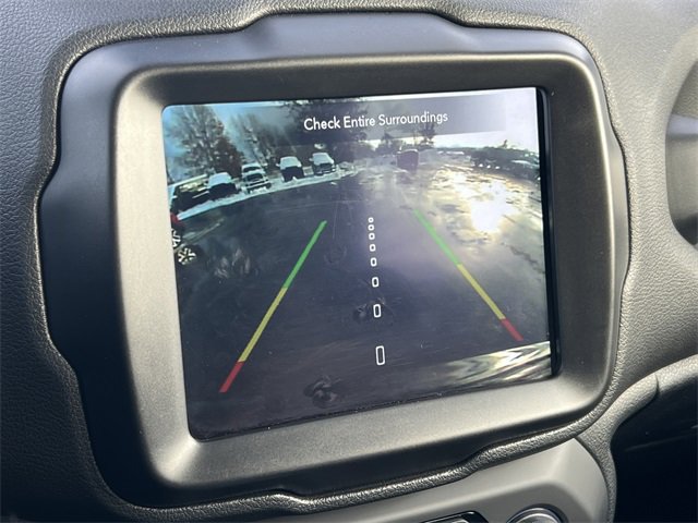 Certified 2022 Jeep Renegade Latitude w/ Convenience Group image 22
