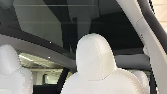 Used 2024 Tesla Model Y Performance AWD/4WD image 22