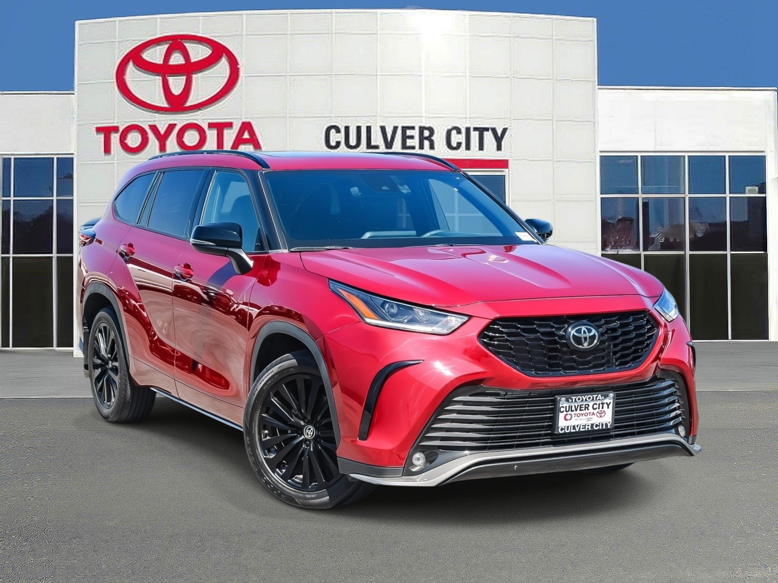 Used 2024 Toyota Highlander XSE