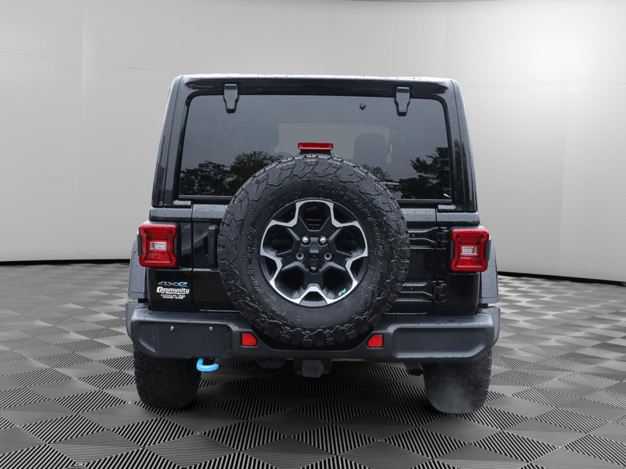 Used 2023 Jeep Wrangler Unlimited Rubicon 4xe w/ Cold Weather Group AWD/4WD image 6