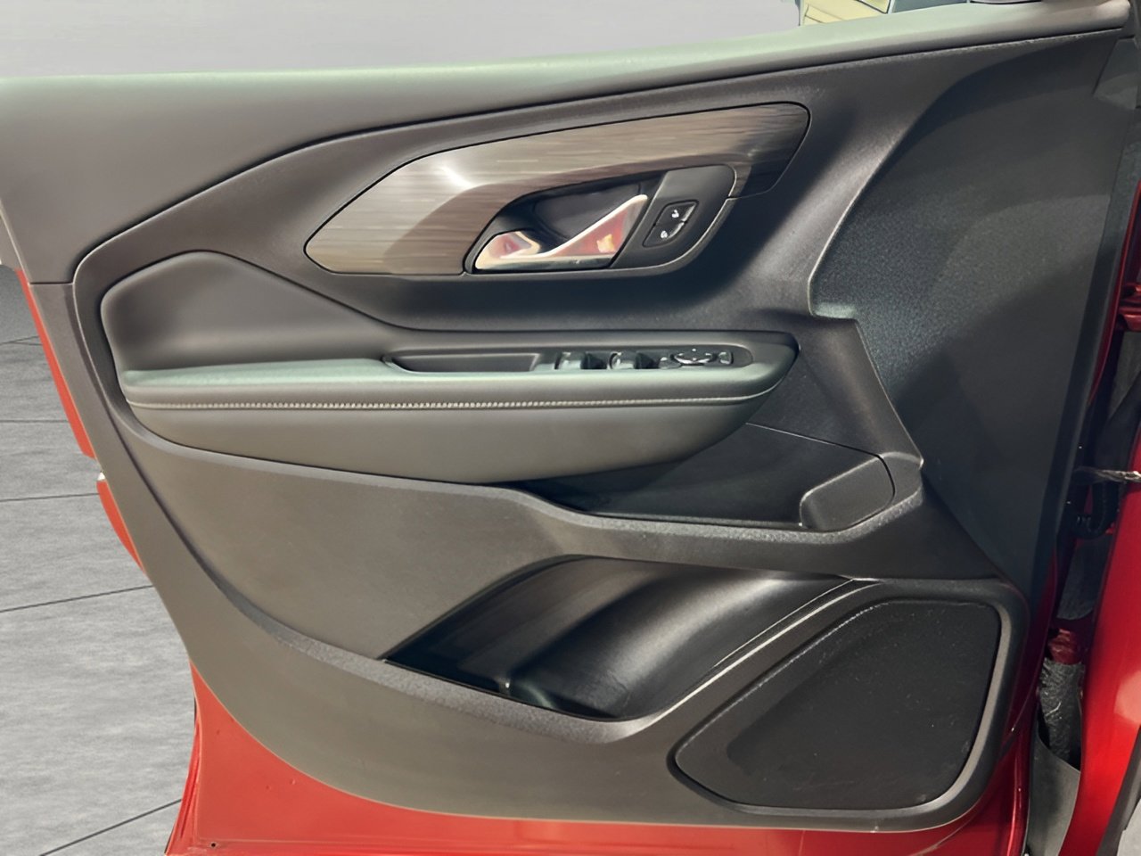 Used 2024 GMC Terrain SLE image 48