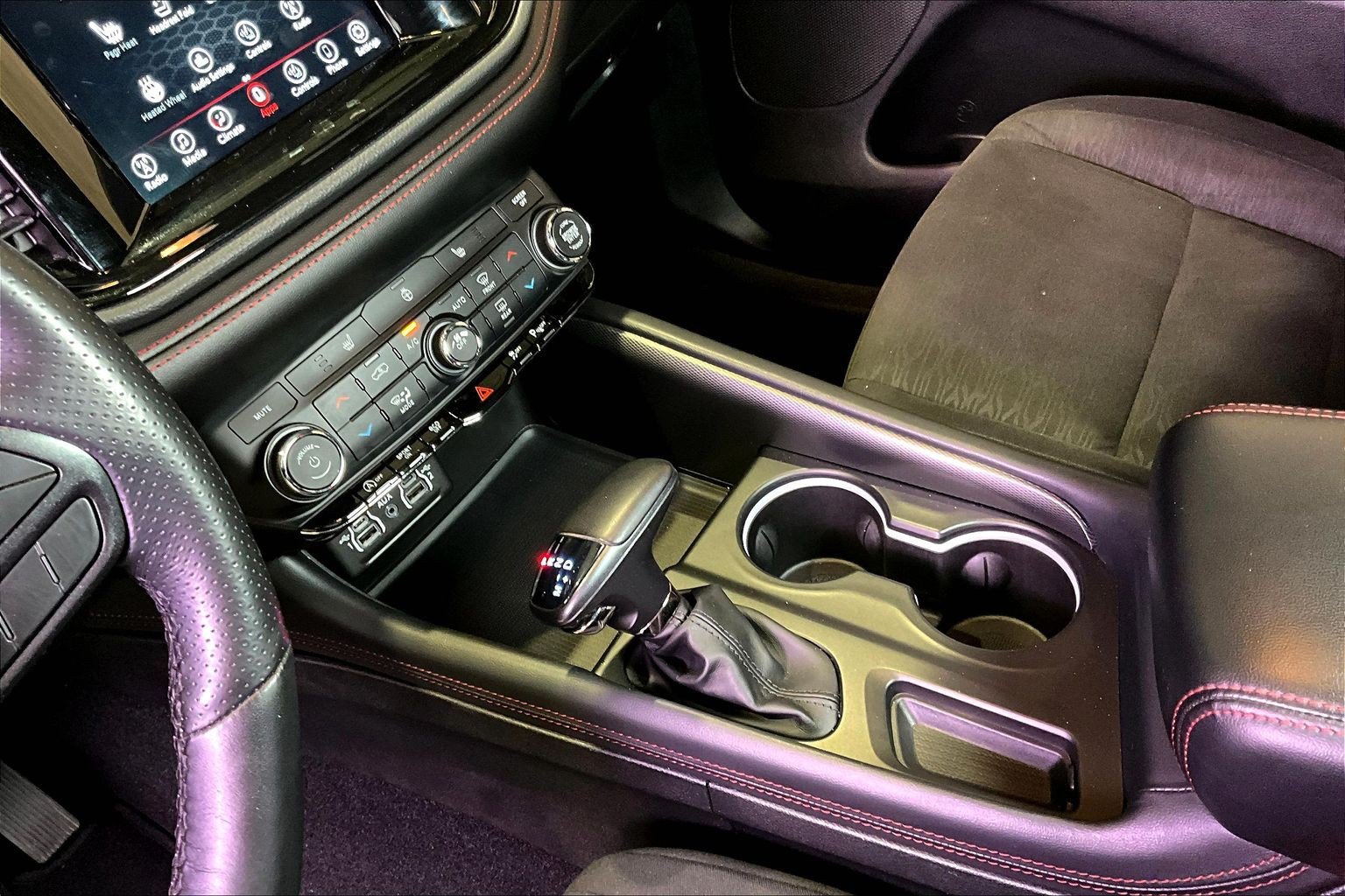 Used 2024 Dodge Durango GT AWD/4WD image 18