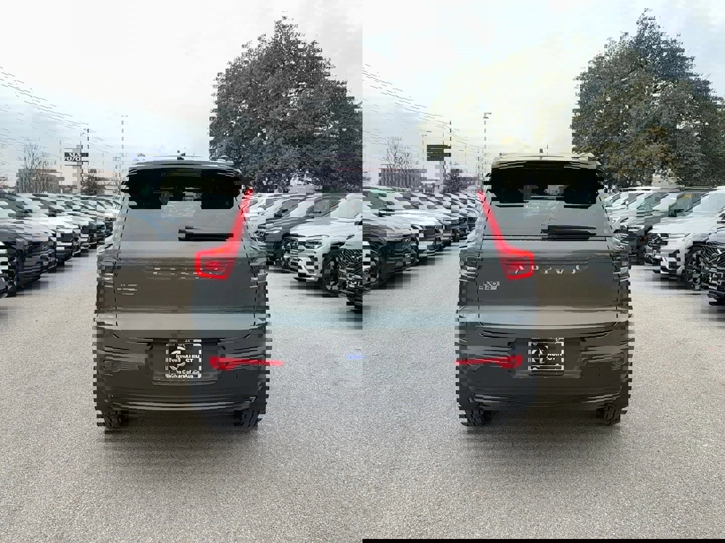 New 2026 Volvo EX40 Plus w/ Climate Package image 5