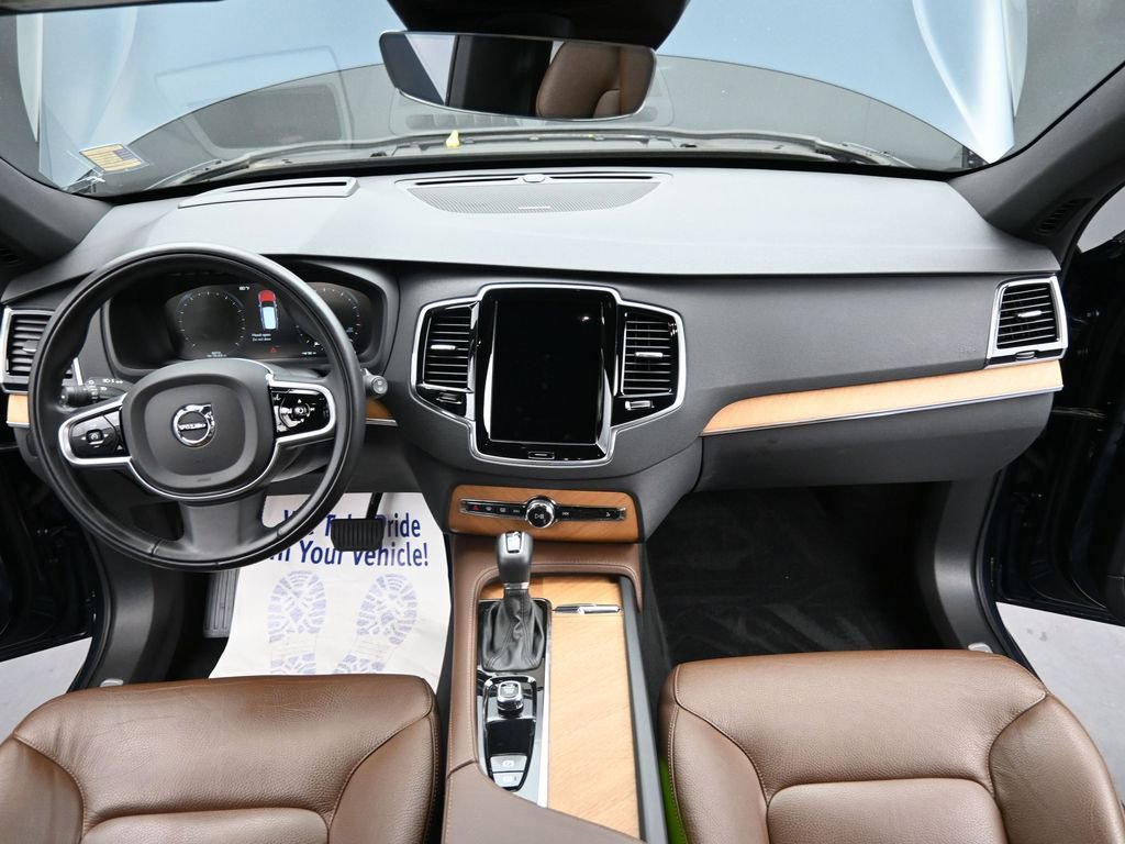 Certified 2022 Volvo XC90 T6 Momentum image 22