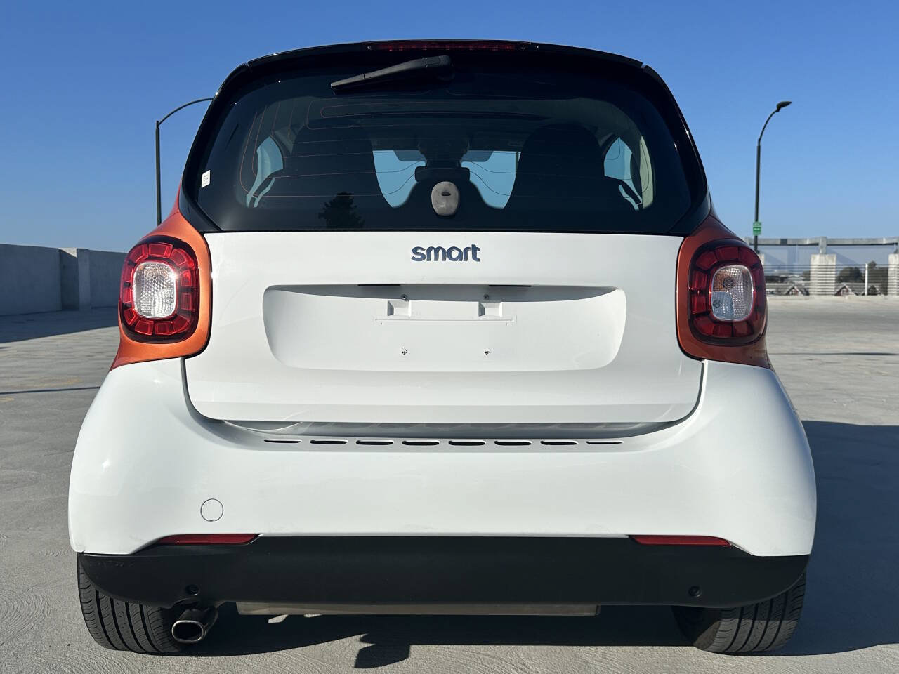 Used 2016 smart fortwo passion w/ Edition #1 Package RWD image 9