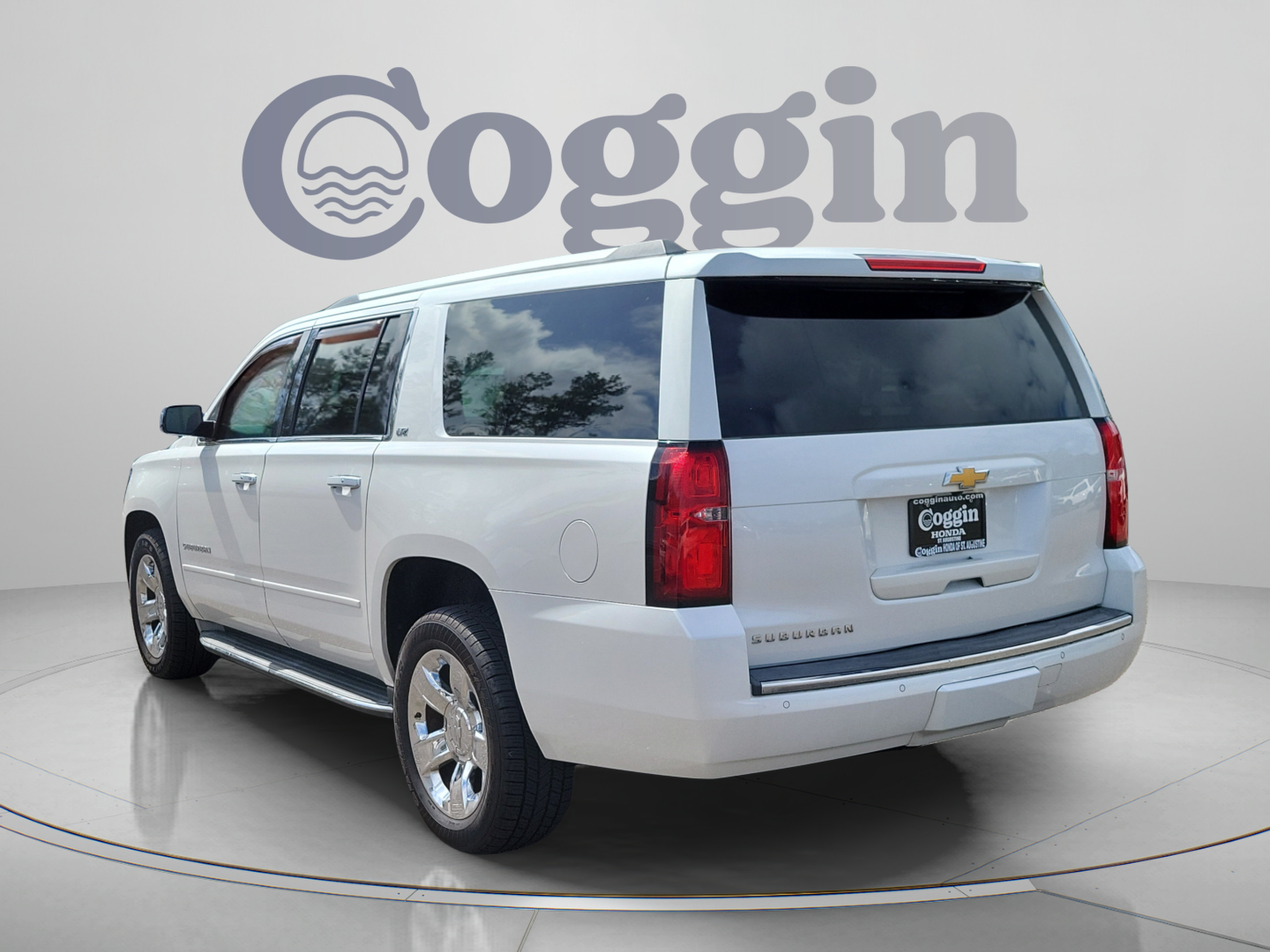 Used 2016 Chevrolet Suburban LTZ RWD image 3