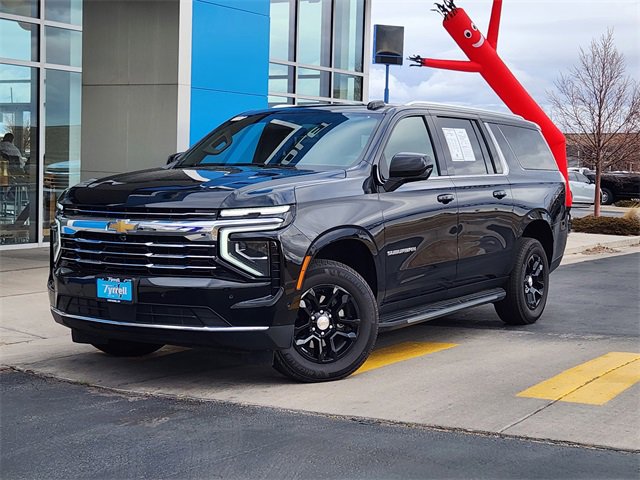 Used 2025 Chevrolet Suburban LT image 39