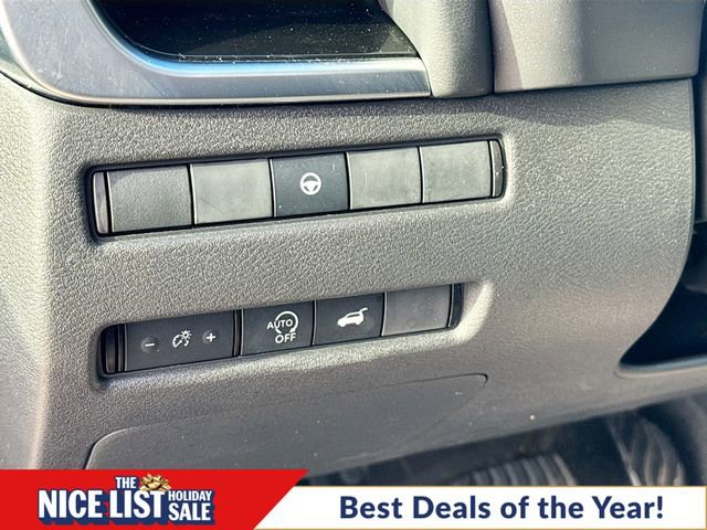 Used 2023 Nissan Rogue SL w/ SL Premium Package image 10