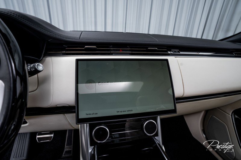 Used 2023 Land Rover Range Rover SE image 25