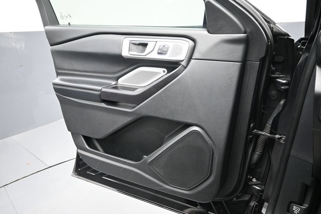 Used 2020 Ford Explorer Platinum AWD/4WD image 6