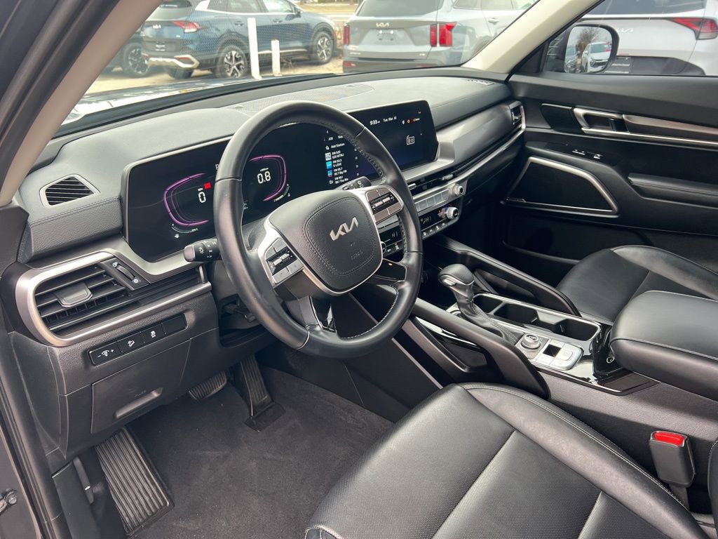 Certified 2024 Kia Telluride LX image 6