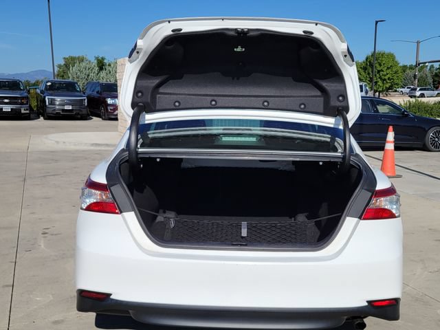 Used 2020 Toyota Camry LE FWD image 10