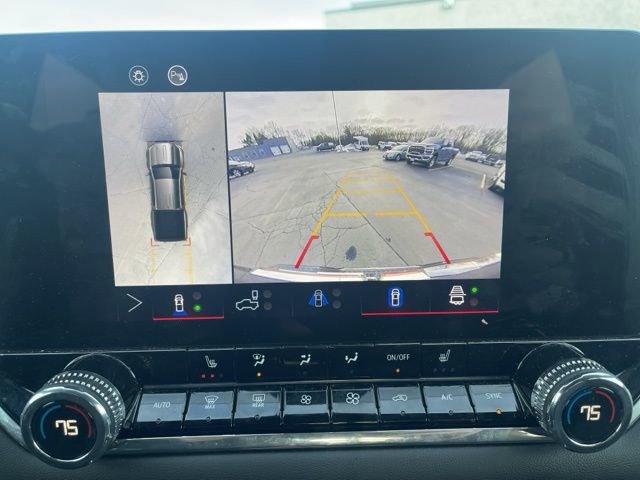 Used 2024 GMC Canyon Elevation w/ Elevation Premium Package image 16